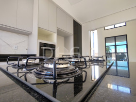 Casa com 3 Quartos à Venda, 300 m² em Residencial Royal Garden - Paulínia