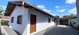 Casa com 3 Quartos à Venda, 136 m² em Glória - Joinville