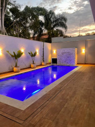 Casa com 3 Quartos à Venda, 220 m² em Interlagos - São Paulo