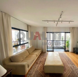 Apartamento com 3 Quartos para Alugar, 160 m² em Moema - São Paulo