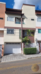 Casa com 3 Quartos para Alugar, 280 m² em Vila Pinheirinho - Santo André
