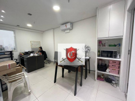 Sala Comercial à Venda ou Locação, 50 m² em Centro - Guarulhos