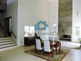 Casa de Condomínio com 4 Quartos à Venda, 1 m² em Granja Viana - Carapicuíba