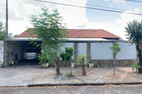 Casa à Venda, 204 m² em Zona I - Umuarama