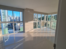 Imóvel com 4 Quartos à Venda, 140 m² em Centro - Balneário Camboriú