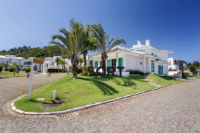 Casa de Condomínio com 4 Quartos à Venda, 375 m² em Praia Brava - Itajaí