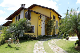 Casa com 6 Quartos à Venda, 1.800 m² em Comary - Teresópolis
