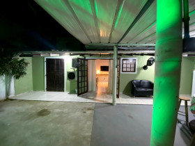 Casa com 2 Quartos para Temporada, 70 m² em Estufa Ii - Ubatuba