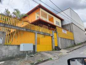 Sobrado com 9 Quartos para Alugar, 360 m² em Vila Boa Esperança - Betim