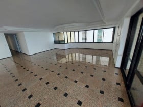 Apartamento com 4 Quartos à Venda ou Locação, 330 m² em Mucuripe - Fortaleza
