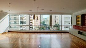 Apartamento com 4 Quartos à Venda, 271 m²