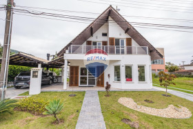 Casa com 4 Quartos à Venda, 400 m² em Cachoeira Do Bom Jesus - Florianópolis