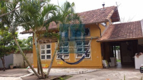 Casa com 3 Quartos à Venda, 368 m² em São João Do Rio Vermelho - Florianópolis