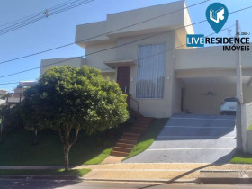 Casa com 3 Quartos à Venda, 194 m² em Santa Cruz - Itatiba