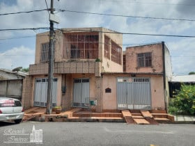Casa com 5 Quartos à Venda,  em Mangueirão - Belém