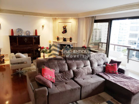 Apartamento com 4 Quartos à Venda, 227 m² em Moema - São Paulo