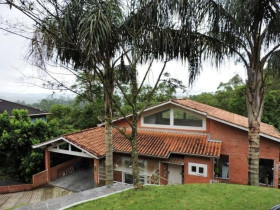 Casa de Condomínio com 4 Quartos à Venda, 205 m² em Jardim Indaia - Embu Das Artes