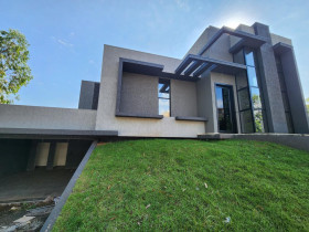 Casa com 3 Quartos à Venda, 270 m² em Três Fronteiras - Foz Do Iguaçu