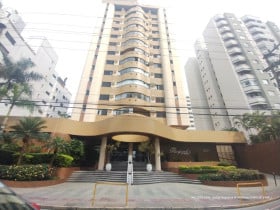 Apartamento com 3 Quartos à Venda, 151 m² em Centro - Florianópolis