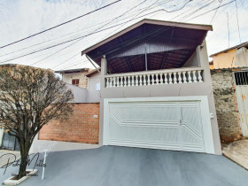 Casa com 3 Quartos à Venda, 250 m² em Vila Rezende - Piracicaba