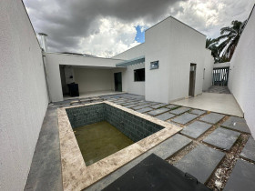 Casa com 3 Quartos à Venda, 288 m² em Jardim Califórnia - Cuiabá