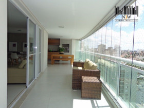 Apartamento com 3 Quartos para Alugar, 180 m² em Vila Romana - São Paulo