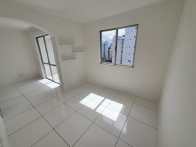 Apartamento com 2 Quartos à Venda, 80 m² em Candeal - Salvador