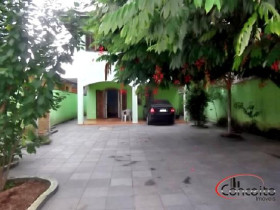 Casa com 3 Quartos à Venda, 182 m² em Centro - Ubatuba