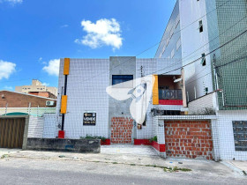 Casa com 4 Quartos à Venda, 374 m² em Parquelândia - Fortaleza