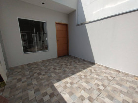 Casa com 2 Quartos à Venda,  em Santa Marta - Sorocaba