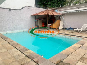 Casa com 4 Quartos à Venda, 400 m² em Grajaú - Rio De Janeiro
