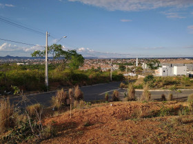 Terreno à Venda, 229 m² em Residencial Sul Jacarandás - Montes Claros