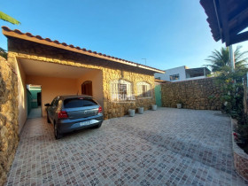 Casa com 3 Quartos à Venda, 125 m² em Balneário Dos Golfinhos - Caraguatatuba