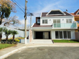 Casa de Condomínio com 3 Quartos à Venda, 243 m² em Alto Boqueirão - Curitiba