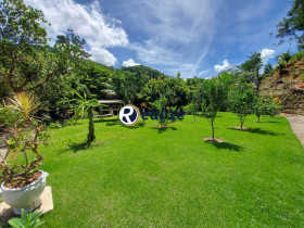 Imóvel com 3 Quartos à Venda, 200.000 m² em Comunidade Urbana De Iguape - Guarapari
