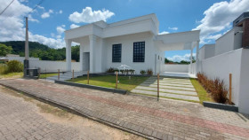 Casa com 3 Quartos à Venda,  em Guabiruba Sul - Guabiruba