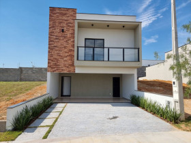 Casa com 3 Quartos à Venda, 154 m² em Caguassu - Sorocaba