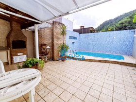 Casa com 4 Quartos à Venda, 263 m² em Santos