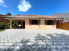 Casa com 3 Quartos à Venda, 136 m² em Balneário Canoas - Pontal Do Paraná