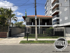 Casa com 3 Quartos à Venda, 258 m² em Centro - Guaratuba