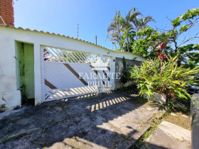 Casa com 2 Quartos à Venda, 500 m² em Balneário Gaivotas - Itanhaém