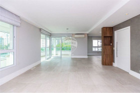Apartamento com 3 Quartos à Venda, 155 m² em Moema - São Paulo