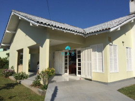Casa com 4 Quartos à Venda, 360 m² em Daniela - Florianópolis