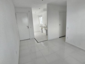 Apartamento com 2 Quartos para Alugar, 40 m² em Vila Do Encontro - São Paulo