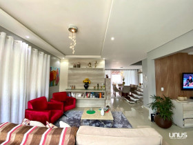 Casa com 3 Quartos à Venda, 300 m² em Estreito - Florianópolis