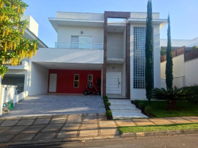 Casa com 3 Quartos à Venda, 345 m² em Sorocaba