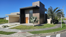 Casa de Condomínio com 3 Quartos à Venda, 186 m² em Peró - Cabo Frio