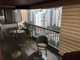 Apartamento com 4 Quartos à Venda, 200 m² em Moema - São Paulo