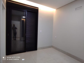 Casa com 3 Quartos à Venda, 215 m² em Shopping Park - Uberlândia