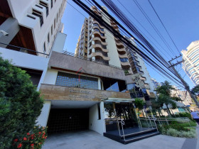 Apartamento com 3 Quartos para Alugar, 210 m² em Agronômica - Florianópolis